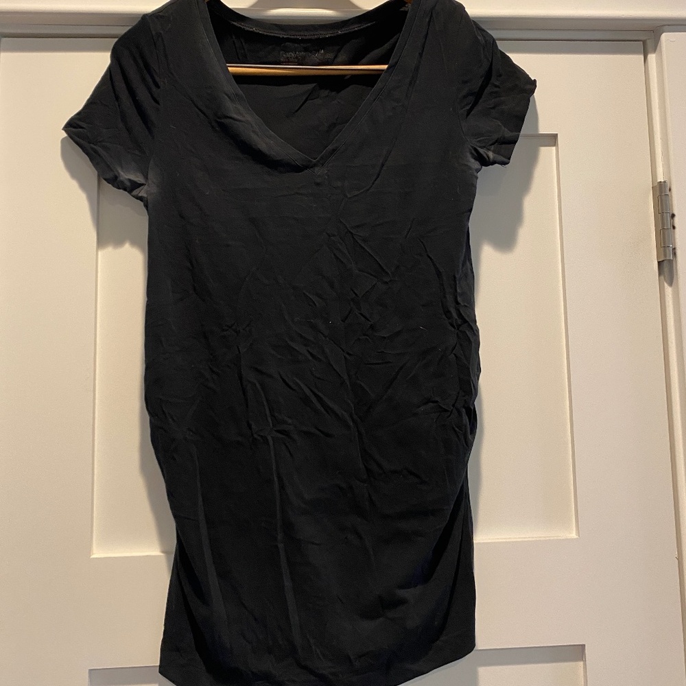 Gap Maternity Black t-shirt